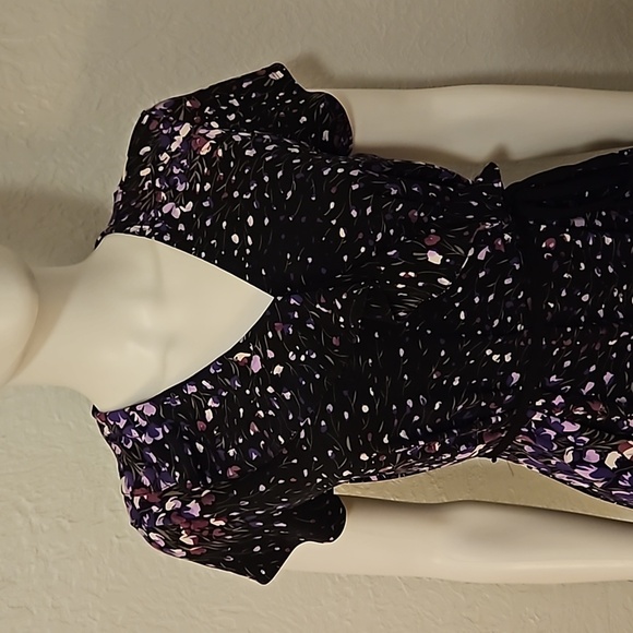 APT 9 Floral Ruffle Surplice Tie Waist Blouse Medium - Picture 4 of 9